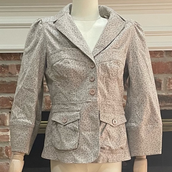 Marc By Marc Jacobs Jackets & Blazers - Marc by Marc Jacobs khaki abstract patterned blazer / 6 / Excellent condition